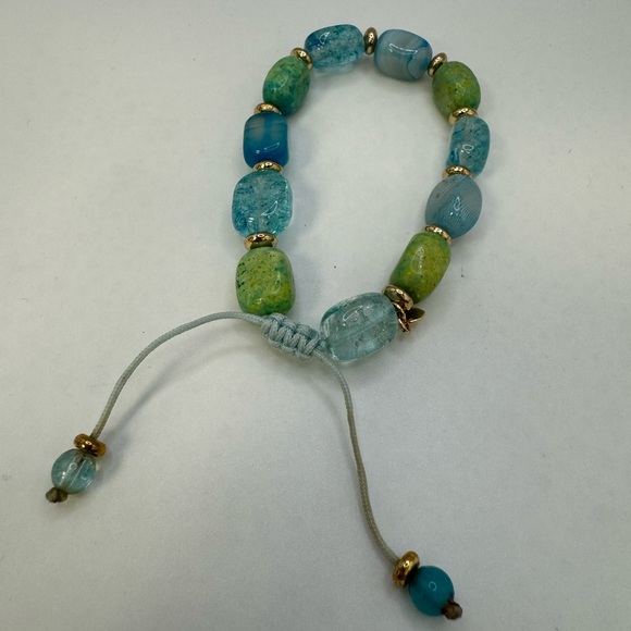 Lola Rose multicolored adjustable length bracelet with green and blue hues - Picture 7 of 11